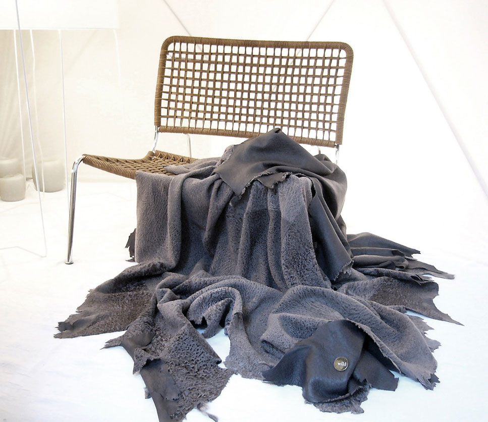 Home and Interior - D4 B De Luxe 2 - Lamb Fur Blanket Large Grey